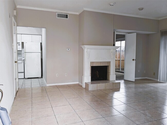 Photo - 2100 Tanglewilde St Unidad 421