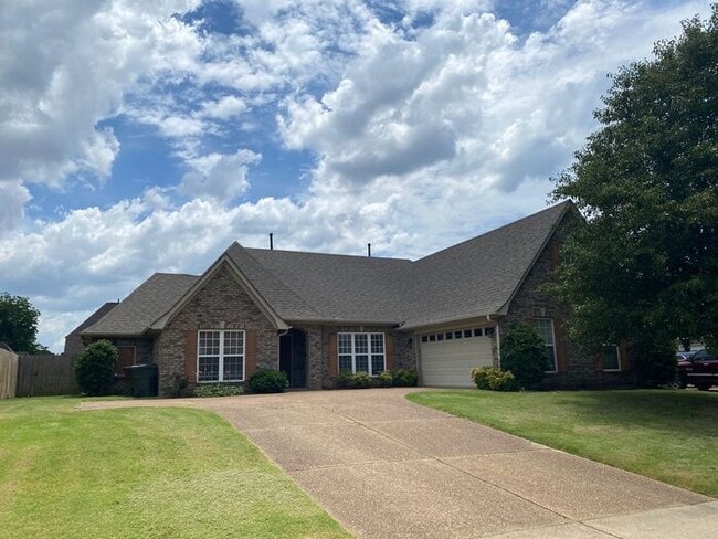 Building Photo - BARTLETT RENTAL HOME 3 BEDROOM 2 BATHROOM WITH FENCED BACKYARD