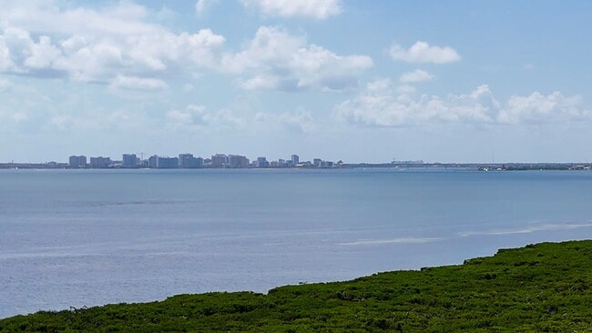 Building Photo - One of Longboat Key’s premier waterfront c... Unit 235 Rental