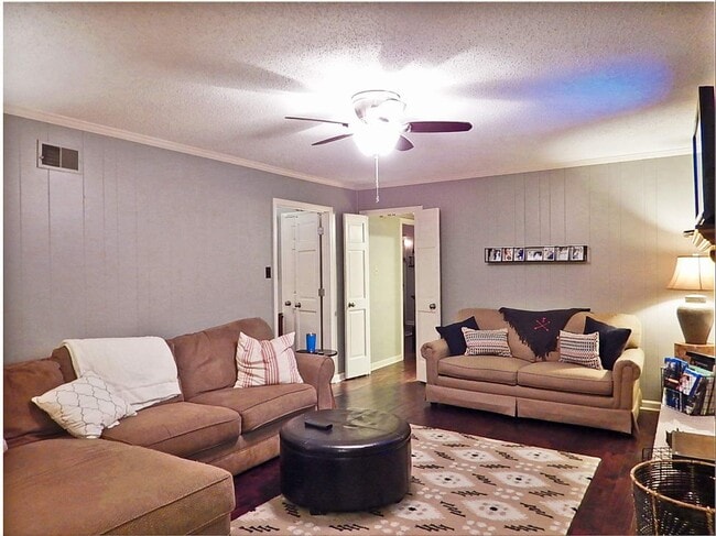 Photo - 461 Dove Valley Rd