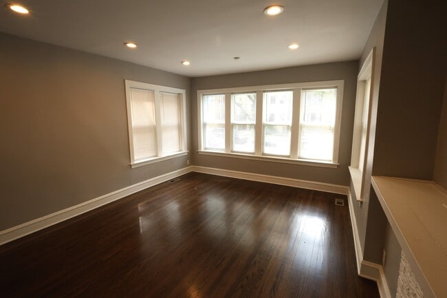 Photo - 5653 N Talman Ave Unidad 1