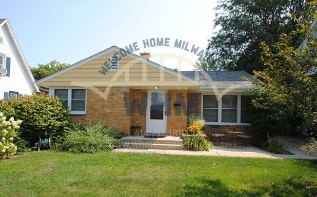 Photo - 616 N 99th St