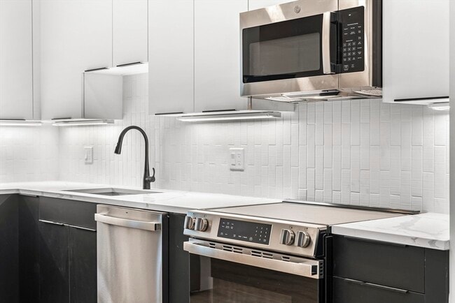 Building Photo - 24-28 Mt Pleasant St Unit U102