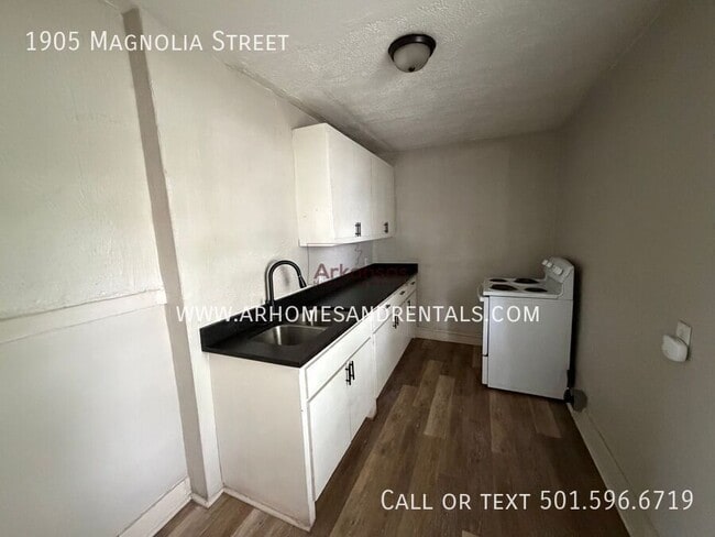Photo - 1905 N Magnolia St