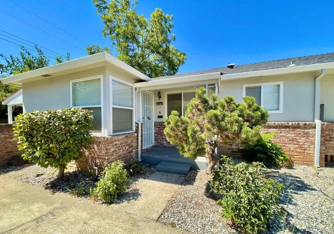 Building Photo - 6382 14th Ave Unit 6382 Rental