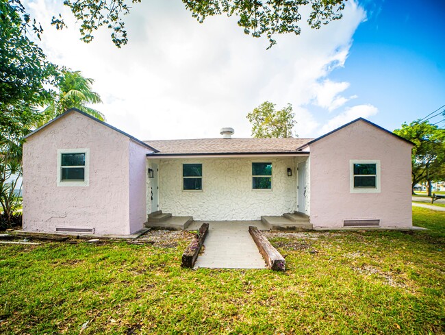 Photo - 412 Columbus Pkwy