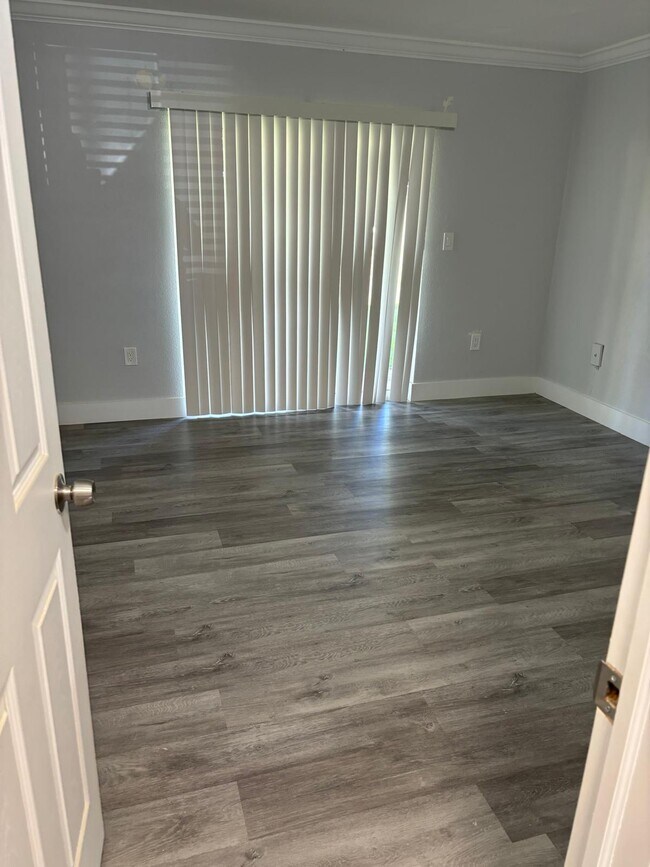 Photo - 505 NW 177th St