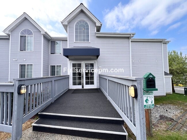 Photo - Stylish and Updated Newport Crest Condo