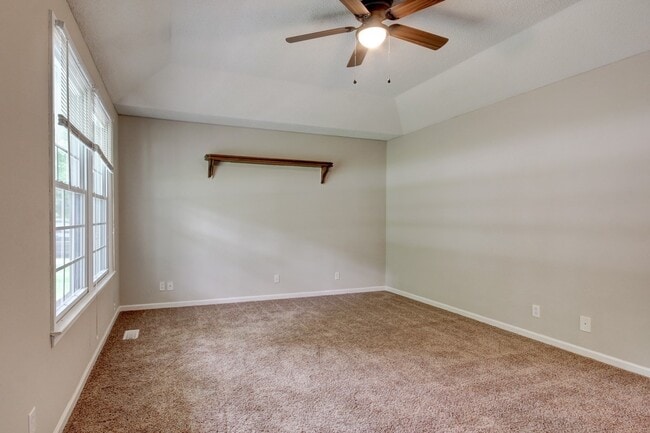 Photo - Charming Home With Spacious Living Room and Eat In Kitchen