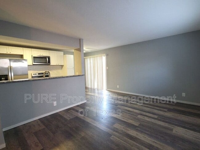 Photo - 5808 Wellington Dr