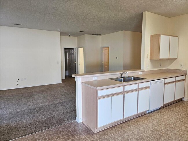 Photo - 27 Red Top Ln