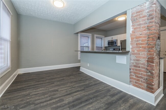 Photo - 1387 W 69th St Unit 1