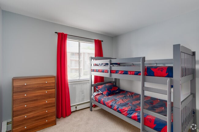 2BR, 1BA - 1,000SF - Bedroom