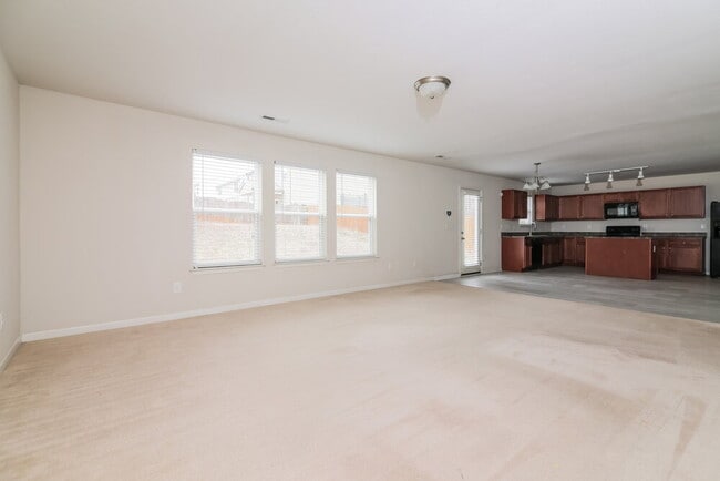 Photo - 1345 Lowenstein St