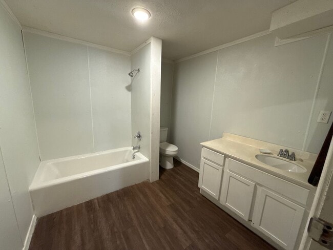 Photo - 3 BED, 2 BATH HOUSE.. WASHER AND DRYER CONNECTIONS. PETS ALLOWED.