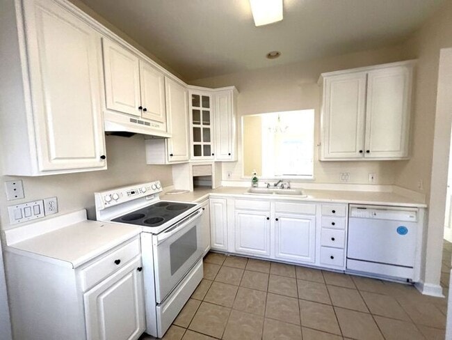 Photo - 4BRd Carleton Place, Upscale Brick town home, 1 car garage! Central Wilmington!