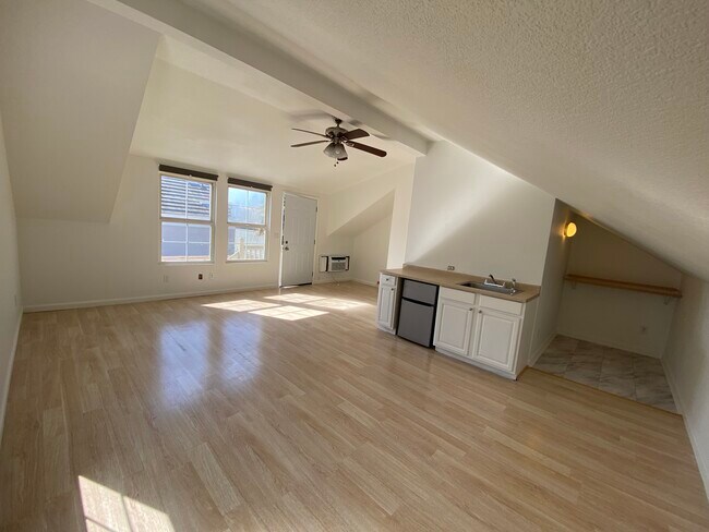 Photo - 575 Mural Ln