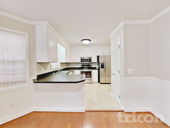 Photo - 229 Montclaire Cir