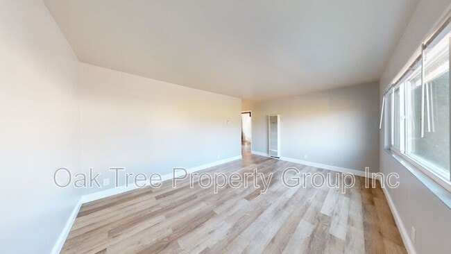 Photo - 2531 Grove Way