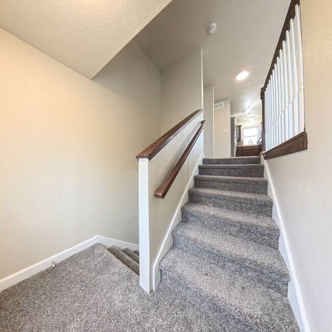 Photo - Charming 3 bedroom 2 bathroom home