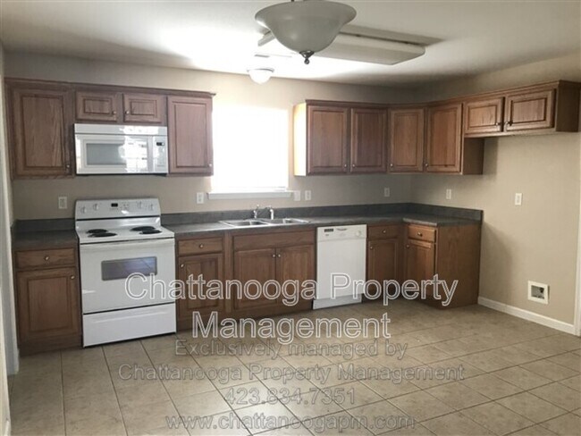 Photo - 402 Cedar Creek Dr