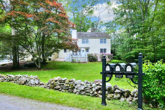 Building Photo - 1 Graystone Ln Rental