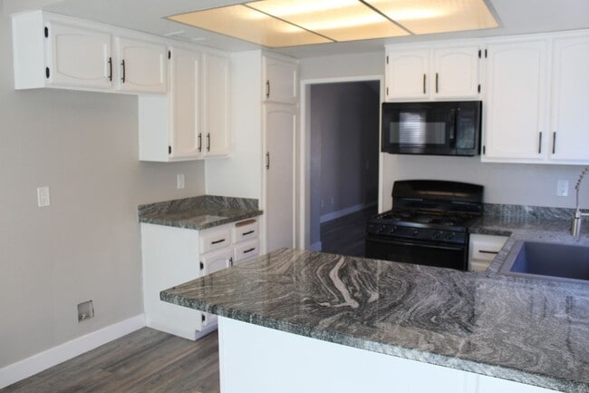 Photo - 2229 Rose Ave