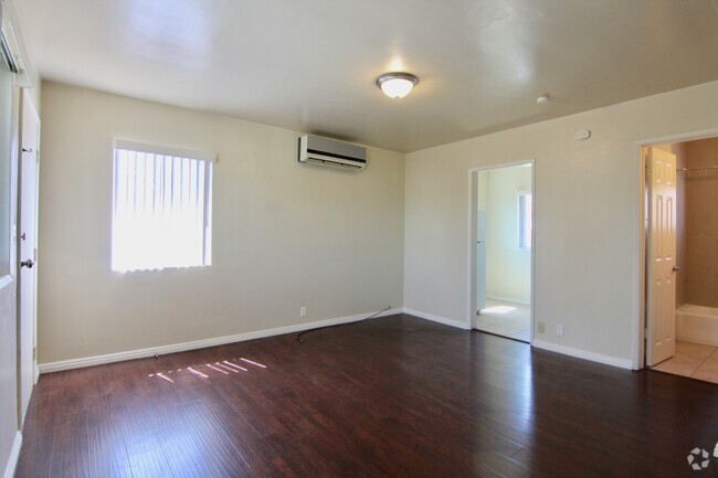Building Photo - 3345 Del Mar Ave Unit 4 Rental