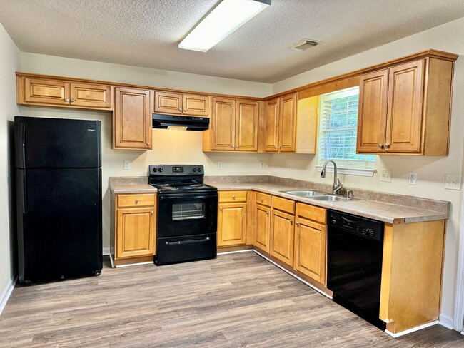 Photo - Tuscaloosa, AL Home For Rent. Available to View Now!