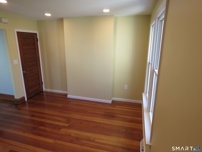 Photo - 15 Hartford Ave