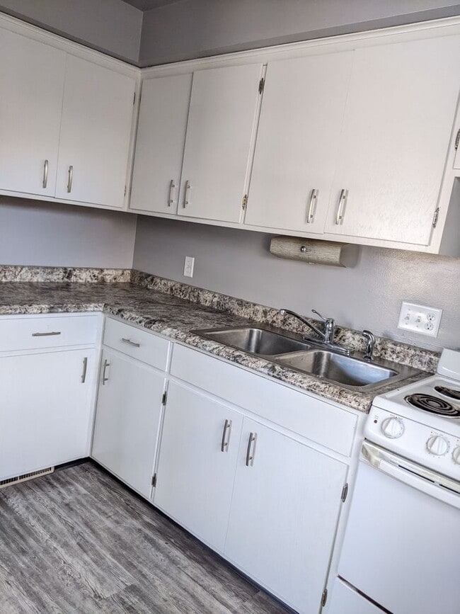 Photo - 1727 Silvercrest Dr Unit 2