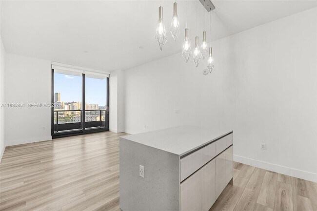 Photo - 101 Diplomat Pkwy Unit 1406