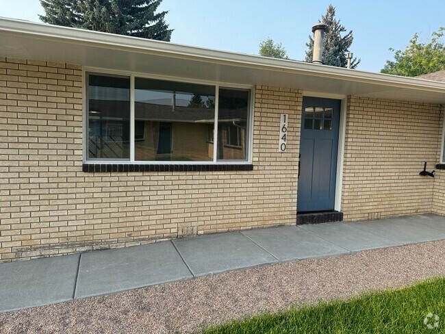 Building Photo - Newly Renovated 2BD 1BA Duplex with Garage Rental