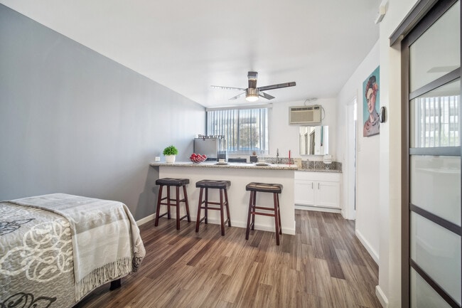 Photo - The Rose Apartments