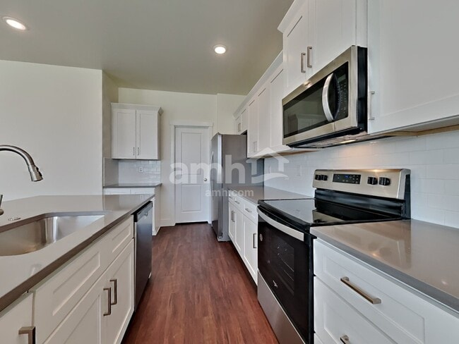 Photo - 1320 Alderleaf Ave
