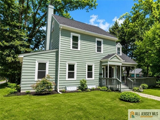 161 Nichol Ave
