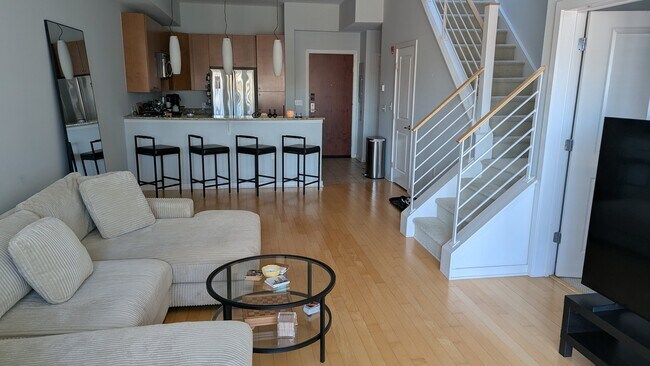 Photo - 1209 N Charles St Unidad 409