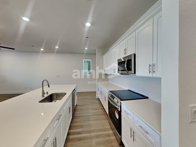 Photo - 10555 Lagaspi Dr