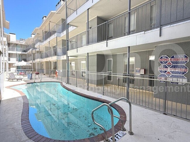 Photo - 4502 Gaston Ave Unit 215