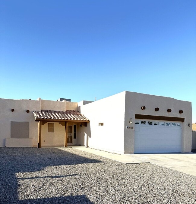 Building Photo - Updated 3 bedroom rental