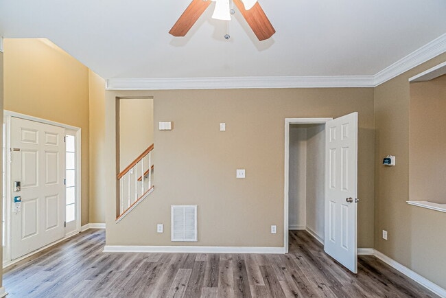 Photo - 5125 Casland Dr