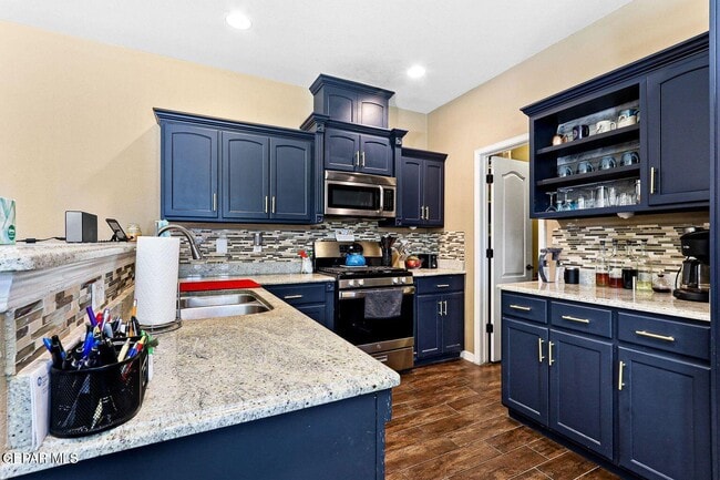 Photo - 2244 Honour Point Pl