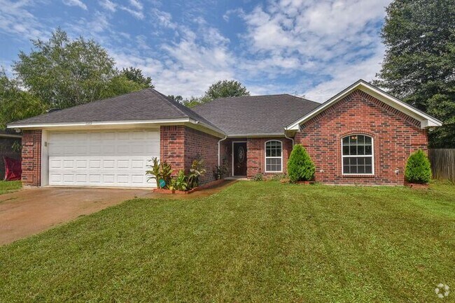 Building Photo - Available Now! 3 Bedroom 2 Bath in Tyler! ... Rental