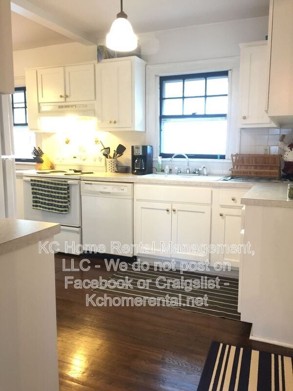 Photo - 207 W 51 Terrace