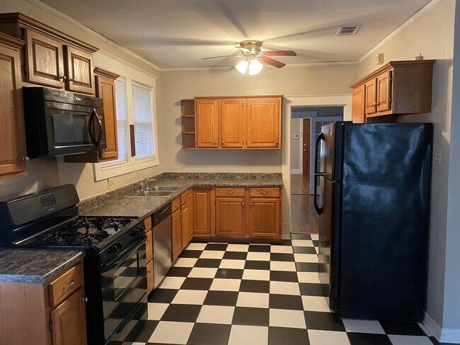 Photo - 719 Maury St