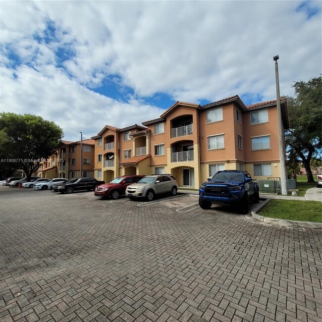 Photo - 17612 NW 25th Ave Unidad 103