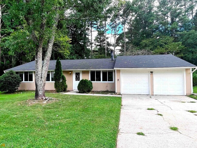 Building Photo - Newly Renovated Single-family Home