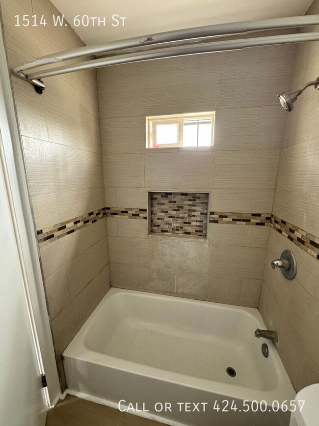 Photo - 1514 W 60th St