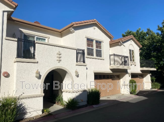 Photo - 3301 N Park Dr