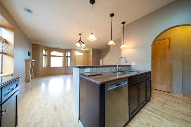 Photo - 852 W Berwood Ave